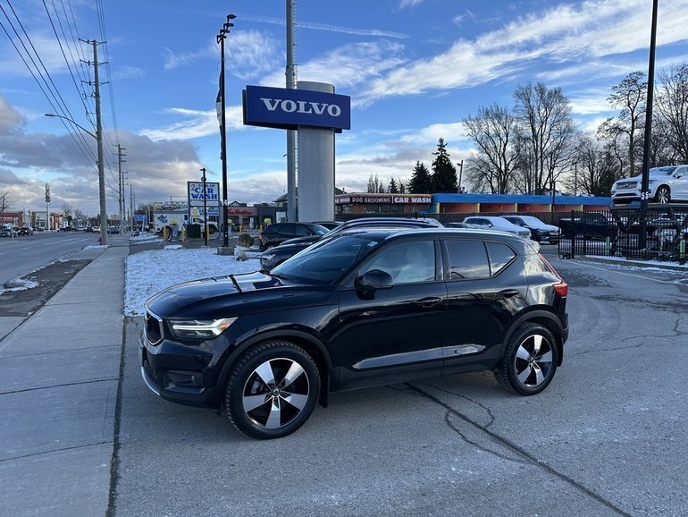 2021 Volvo XC40 Momentum