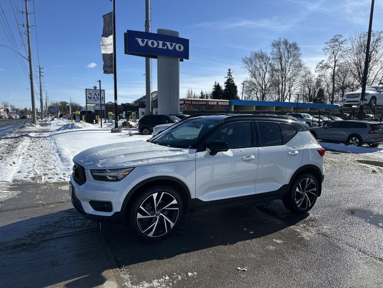 2021 Volvo XC40 R-Design