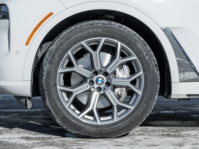 2023 BMW X7