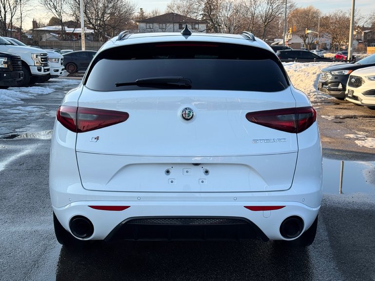 2022 Alfa Romeo Stelvio