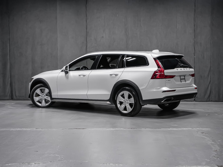 2021 Volvo V60 Cross Country