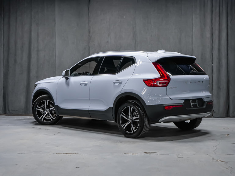 2025 Volvo XC40