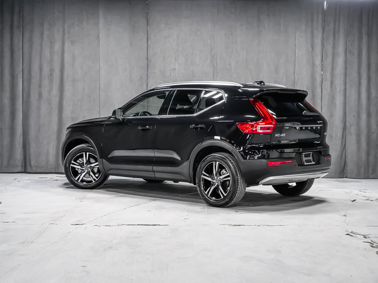 2025 Volvo XC40