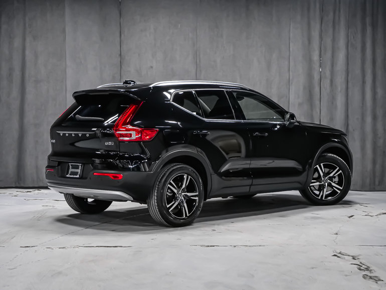 2025 Volvo XC40