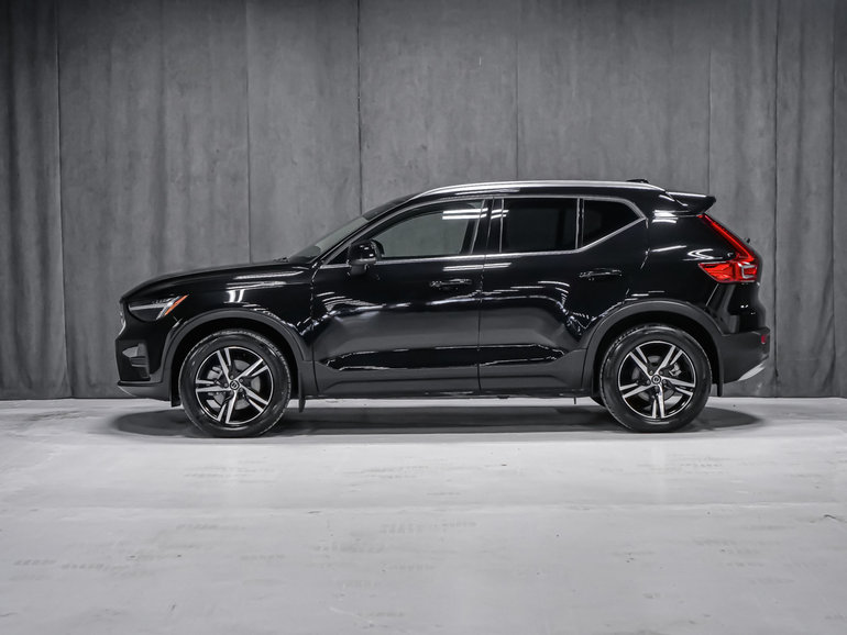 2025 Volvo XC40