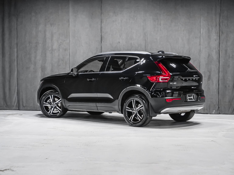 2025 Volvo XC40