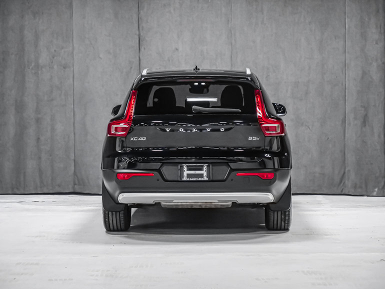 2025 Volvo XC40