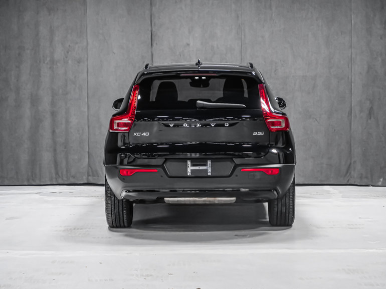 2025 Volvo XC40