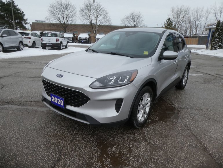2020 Ford ESCAPE SE