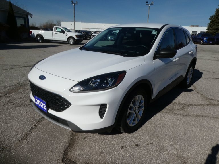 2022 Ford ESCAPE SE