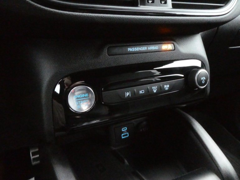 2023 Ford ESCAPE ST LINE