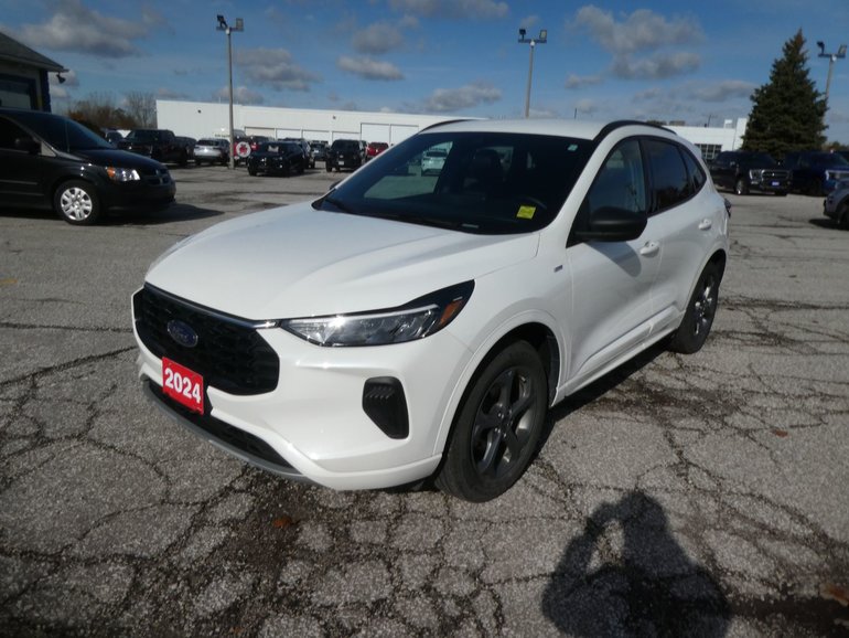 2024 Ford ESCAPE ST LINE