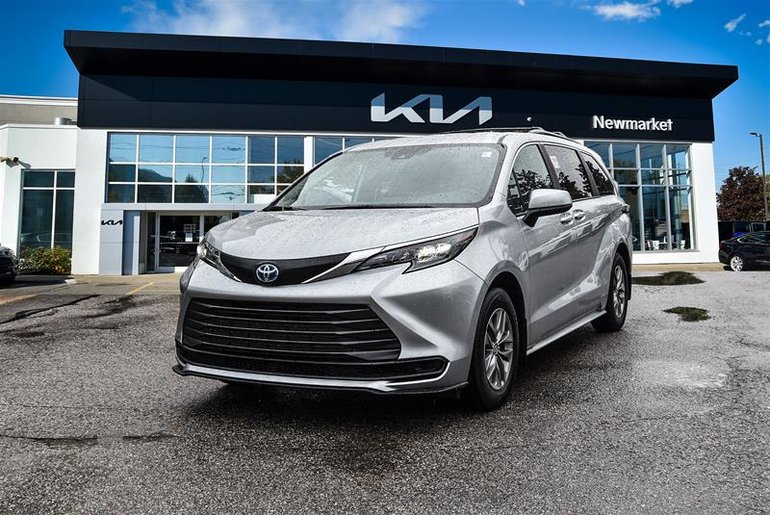 2025 Toyota Sienna Hybrid