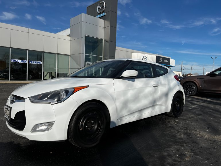 2016 Hyundai Veloster SE