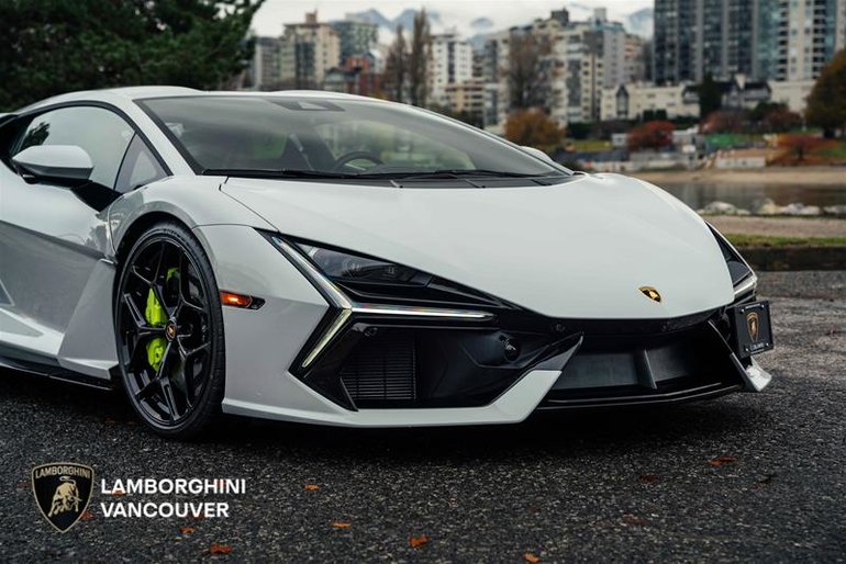 2024 Lamborghini Revuelto
