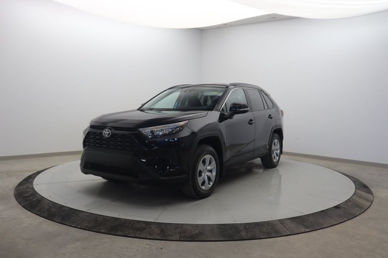 Toyota RAV4 LE 2021