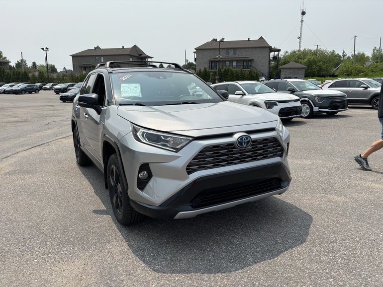 Toyota RAV4 XLE HYBRIDE 2021