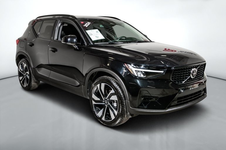 Volvo XC40 B5 PLUS AWD // DARK THEME 2024
