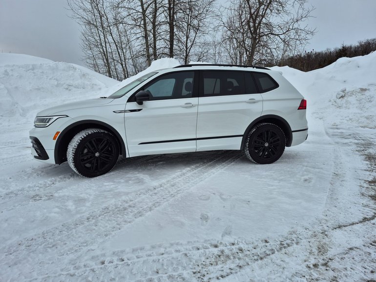 2022 Volkswagen Tiguan Comfortline R-Line Black Edition