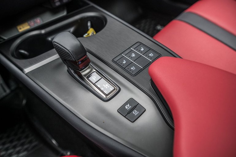 2024 Lexus UX 250h