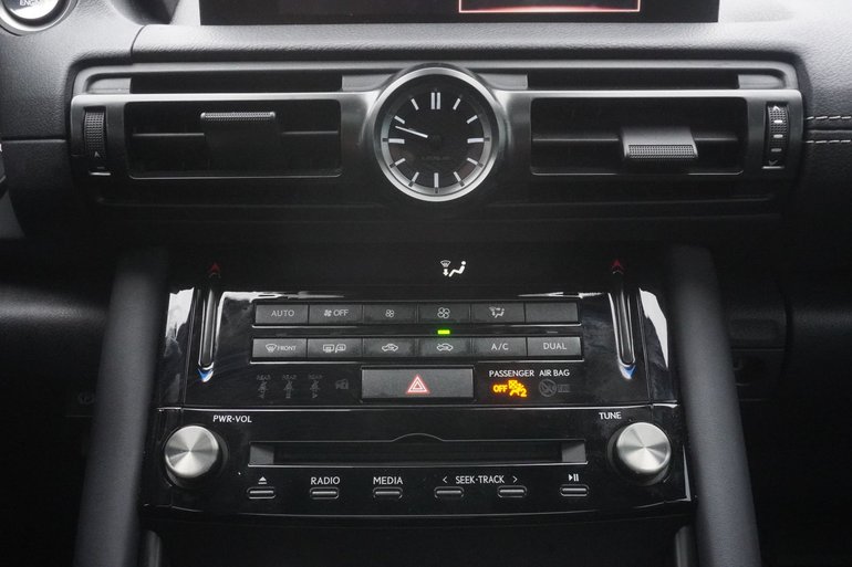 2023 Lexus IS