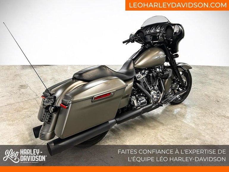 2018 Harley-Davidson FLHX