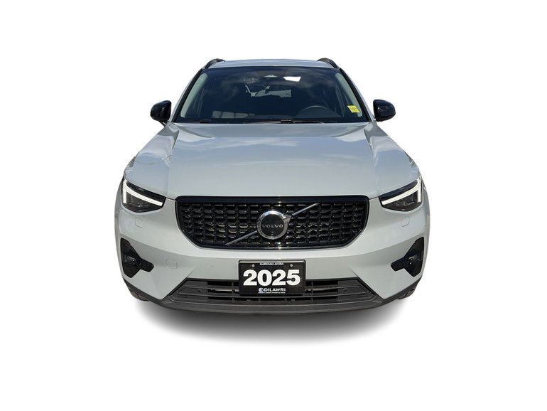 2025 Volvo XC40
