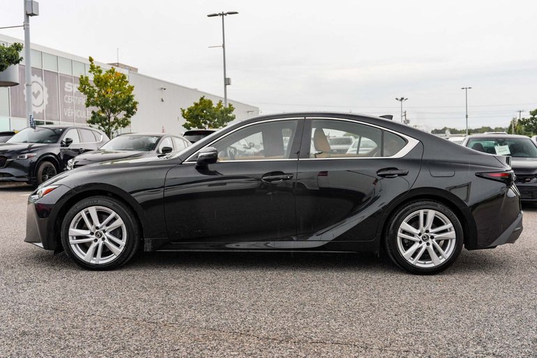 2022 Lexus IS