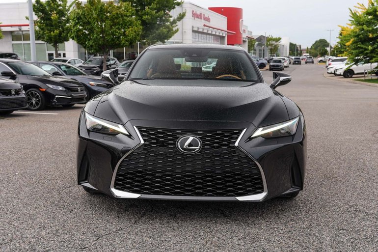 2022 Lexus IS