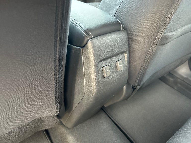 2025 Nissan Kicks Play