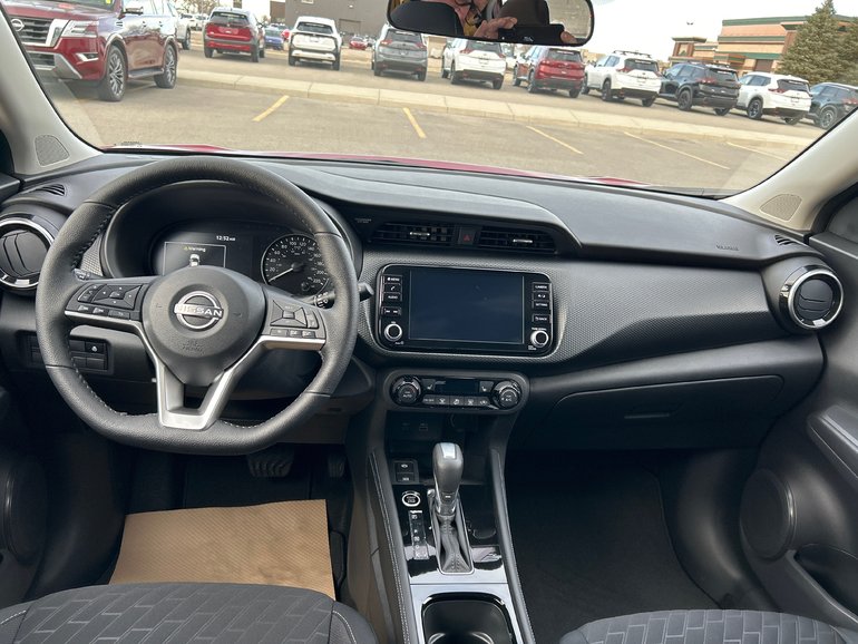 2025 Nissan Kicks Play