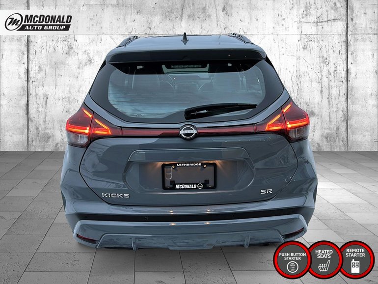 2022 Nissan Kicks Play SR