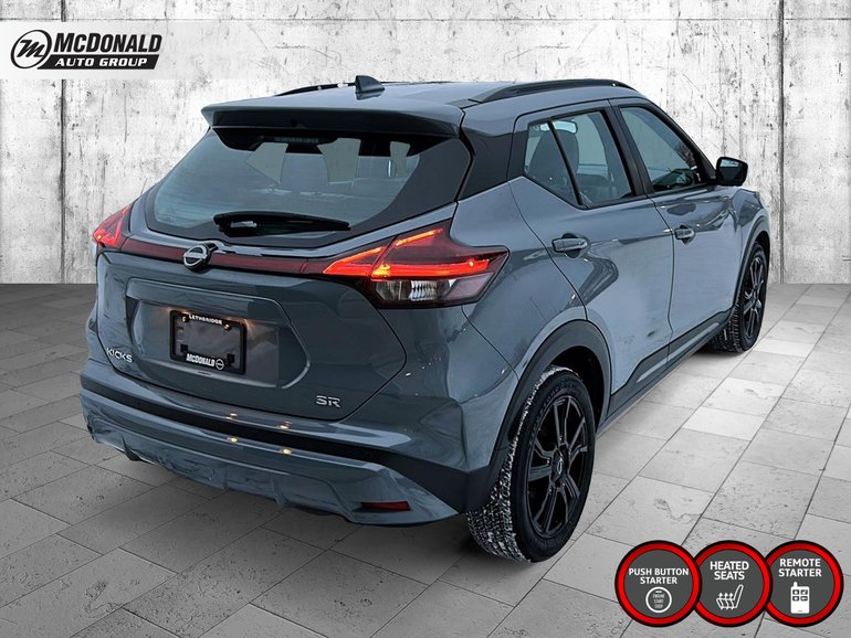 2022 Nissan Kicks Play SR