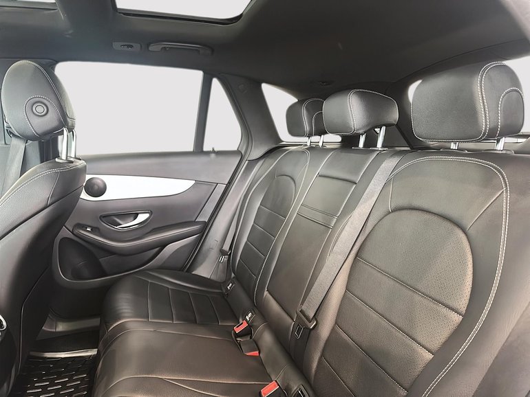 2022 Mercedes-Benz GLC300