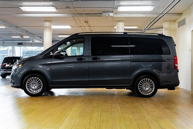 2017 Mercedes-Benz Metris Passenger Van