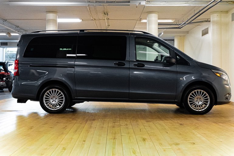 2017 Mercedes-Benz Metris Passenger Van