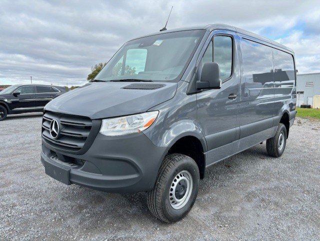 2024 Mercedes-Benz Sprinter 2500 144 Wheelbase Standard Roof AWD