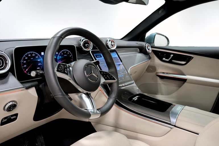 2025 Mercedes-Benz GLC300