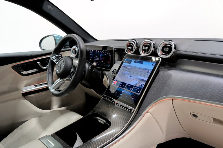 2025 Mercedes-Benz GLC300