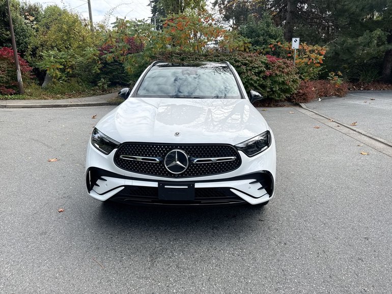 2025 Mercedes-Benz GLC300