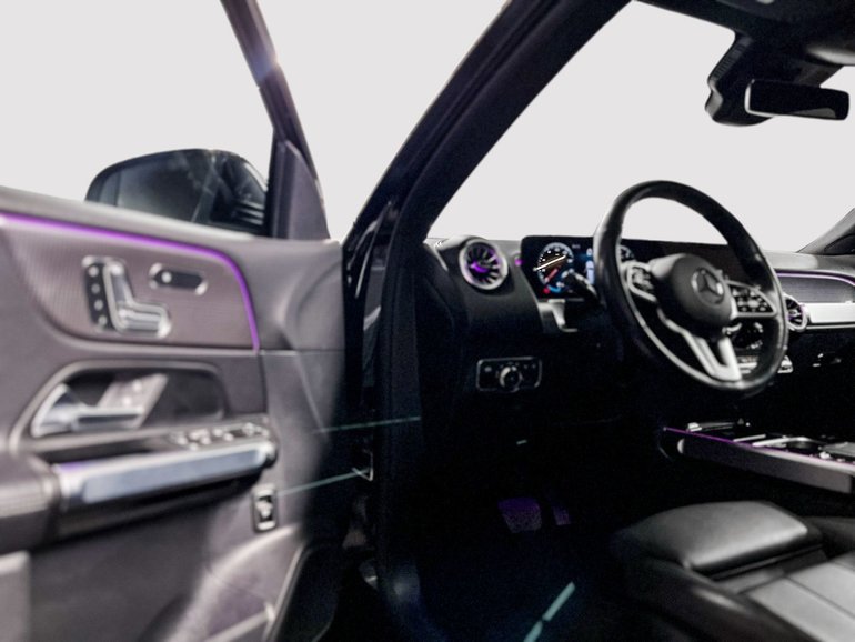 2023 Mercedes-Benz GLB250