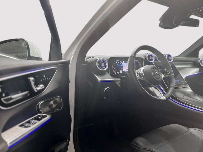 2025 Mercedes-Benz GLC300