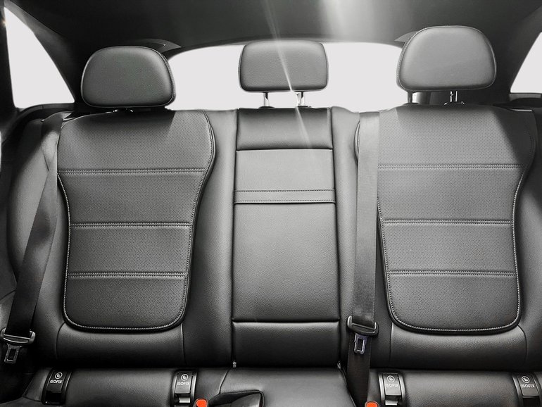 2025 Mercedes-Benz GLC300