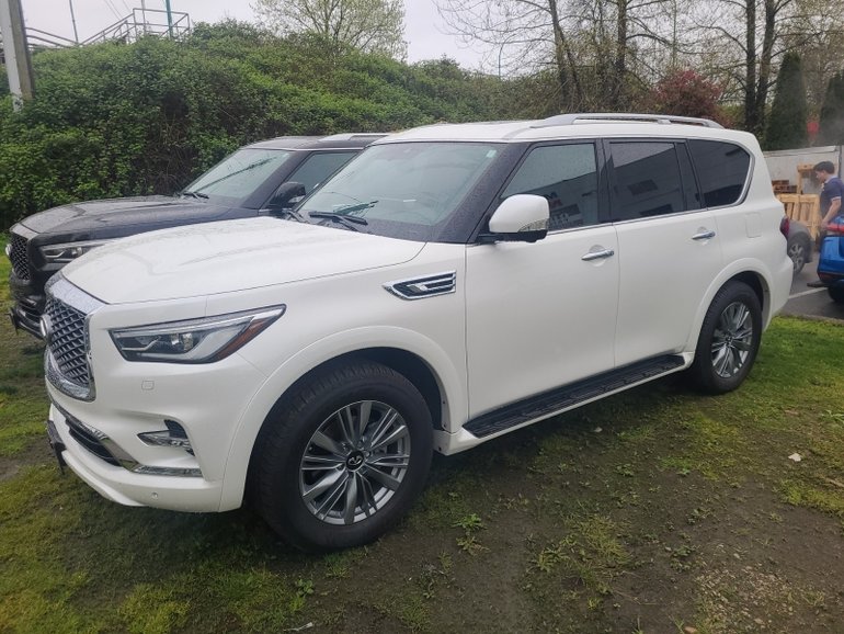 2024 Infiniti QX80 LUXE // ULTRA LOW KMS