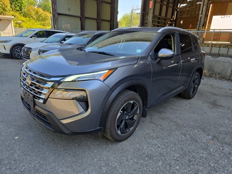 2024 Nissan Rogue SV Moonroof