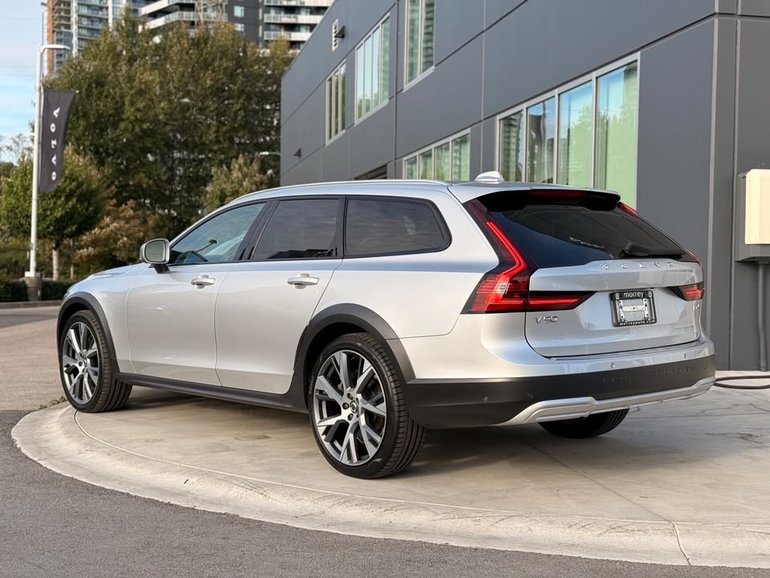 2022 Volvo V90 Cross Country