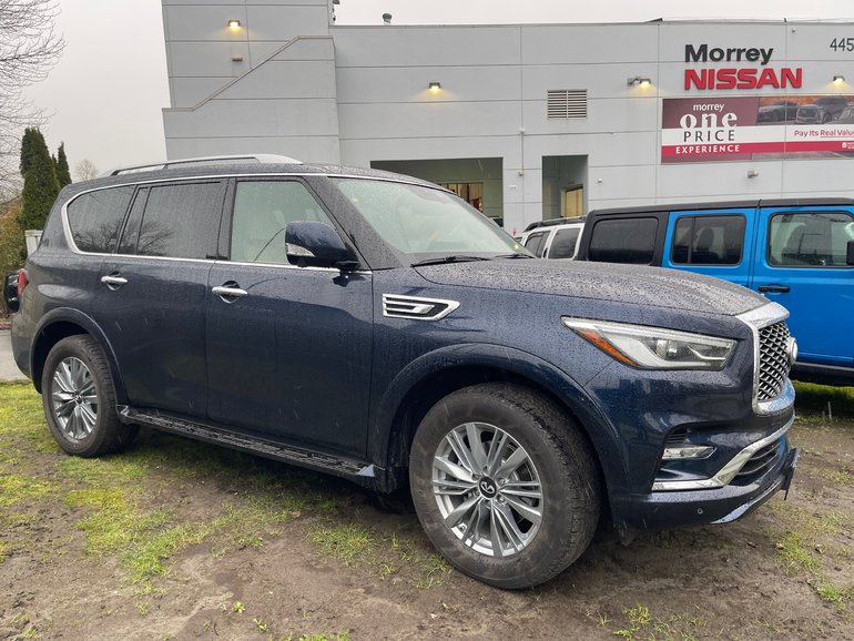 2024 Infiniti QX80 LUXE // 8 PASSENGER