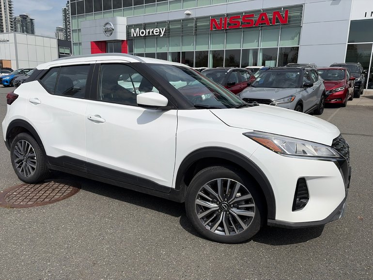 2025 Nissan Kicks Play SV CVT // 2.99% FINANCING