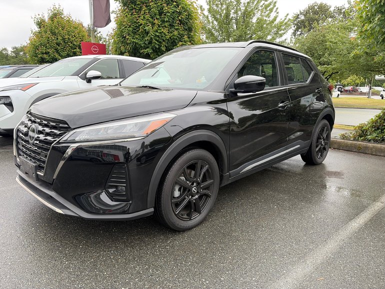 2023 Nissan Kicks SR // 2.99% FINANCING