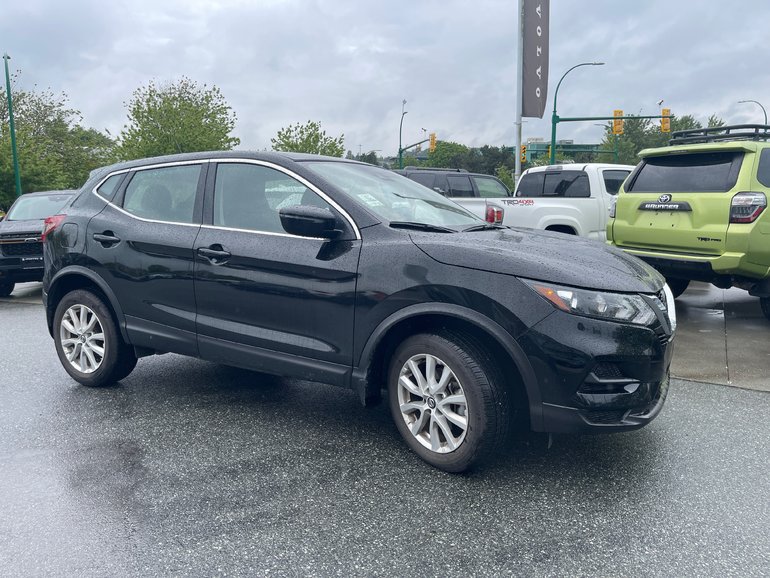 2021 Nissan Qashqai S AWD + ULTRA LOW KMS